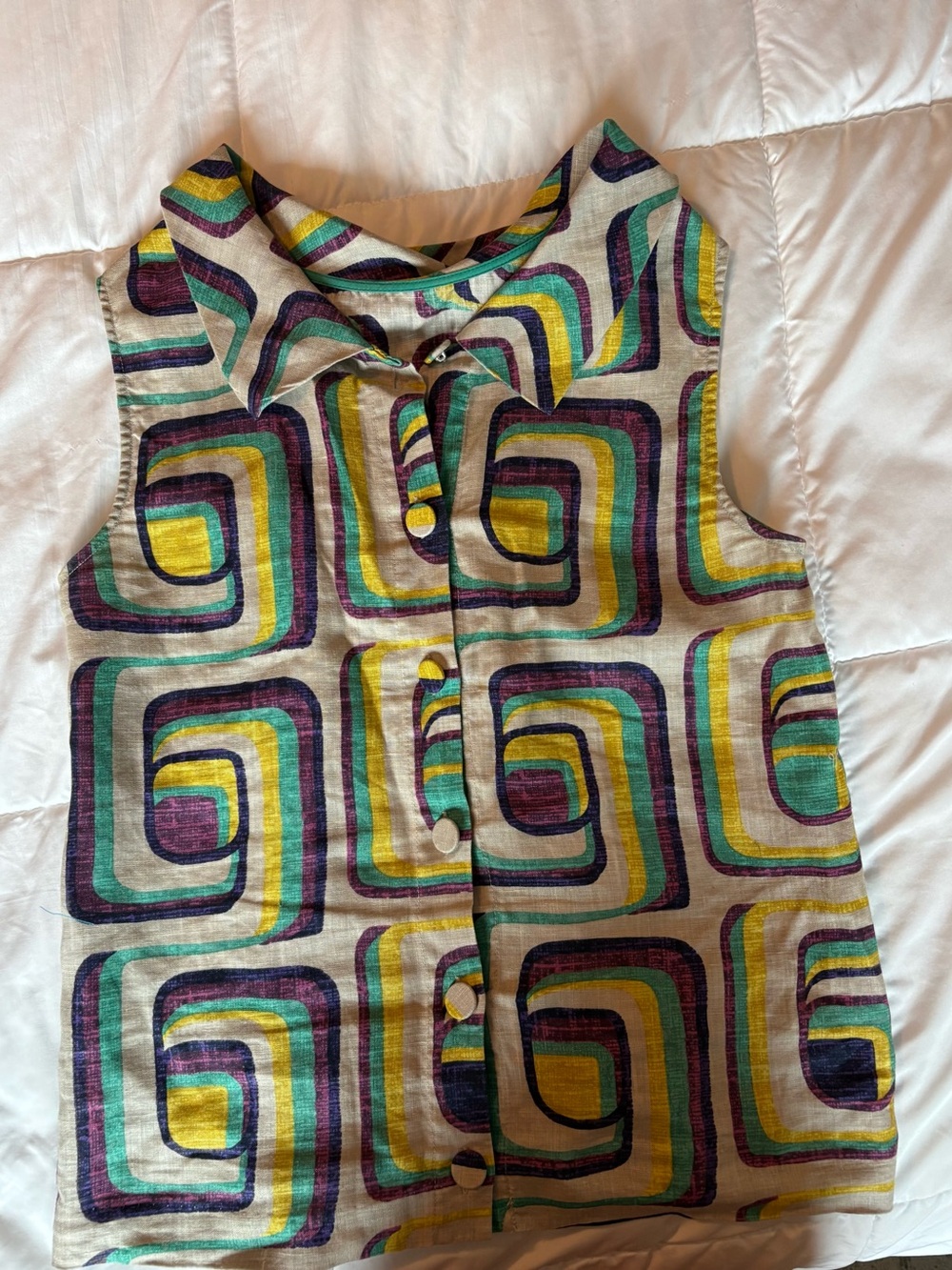 Like new Boden Geometric Sleeveless Button-Up Top in Teal, Yellow, Purple